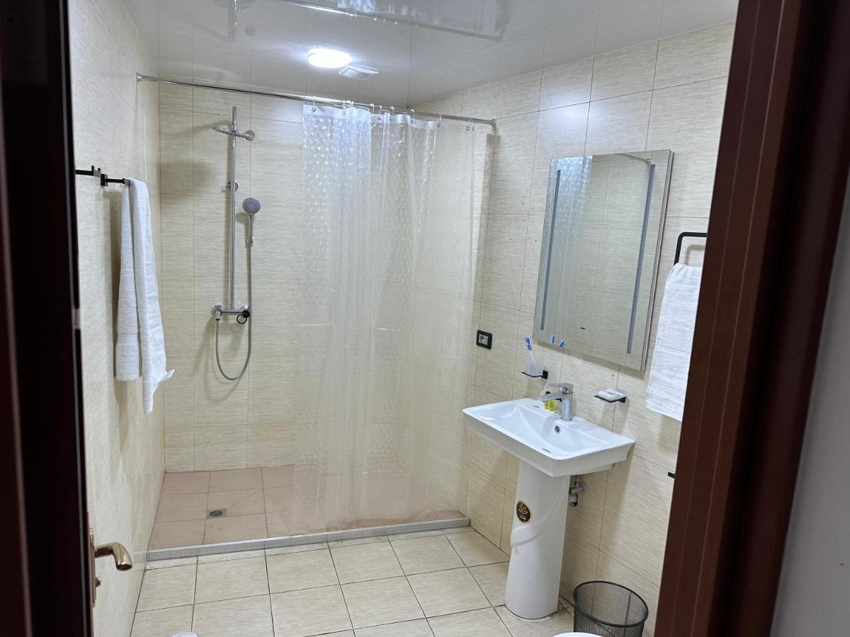 Friendly Hotel Yerevan Exterior foto