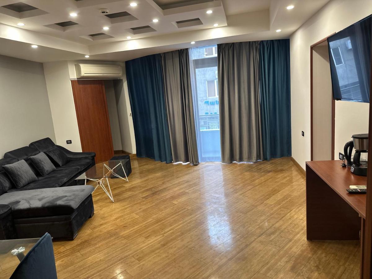 Friendly Hotel Yerevan Exterior foto